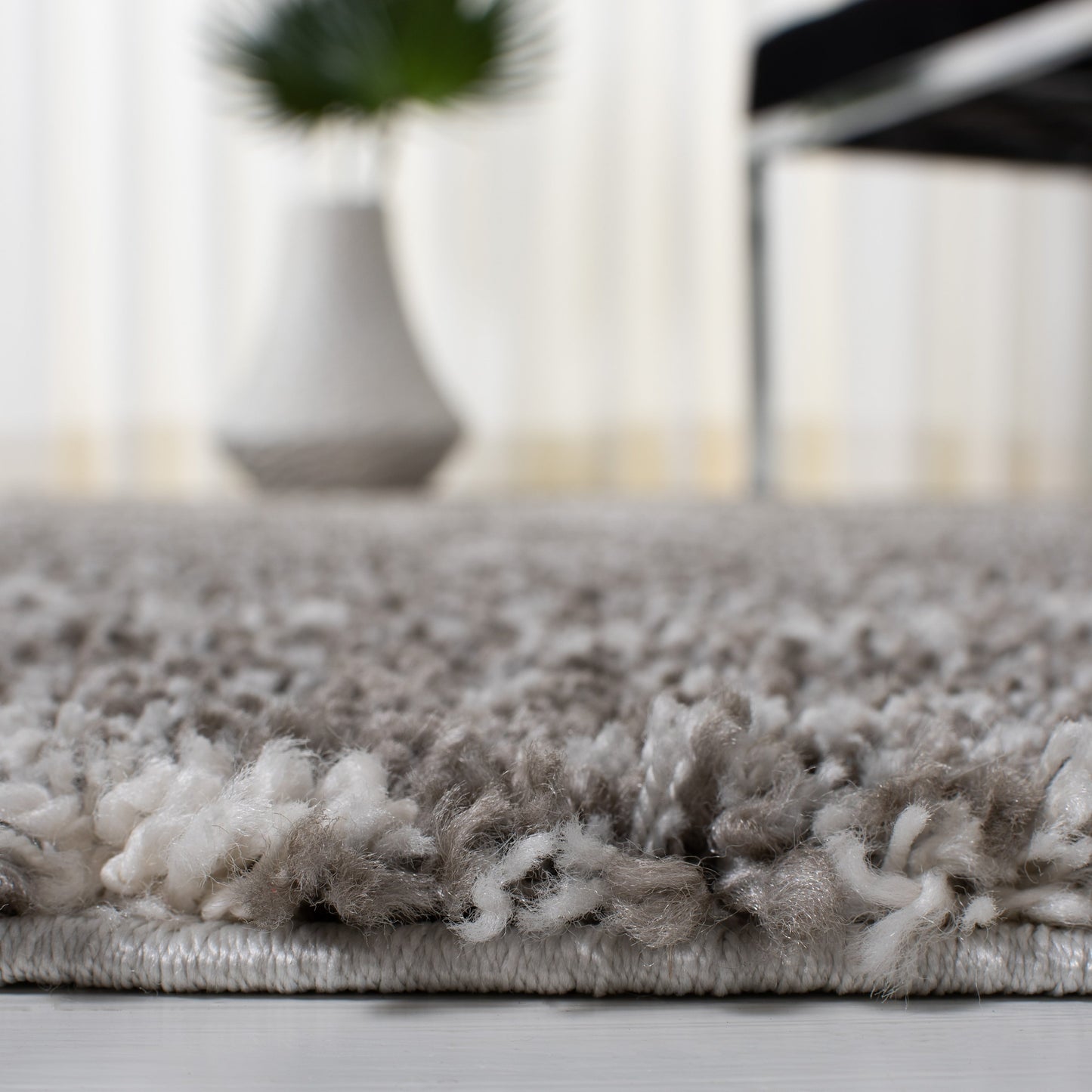 SAFAVIEH Arizona Shag Ghinwa 1.2-inch Thick Rug