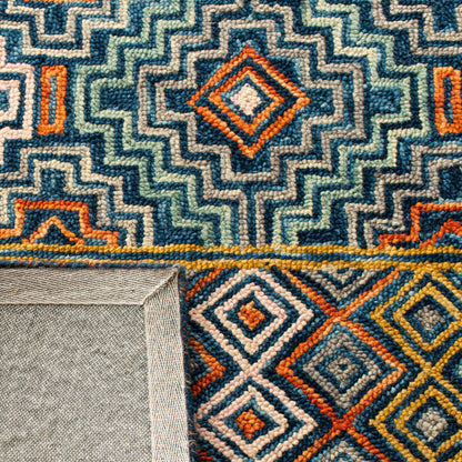 SAFAVIEH Handmade Aspen Licia Bohemian & Eclectic Tribal Wool