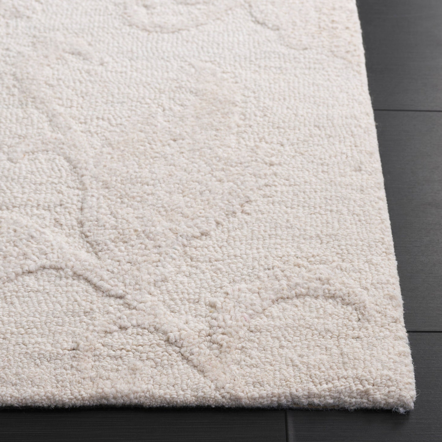SAFAVIEH Handmade Blossom Chisato Contemporary Wool Rug