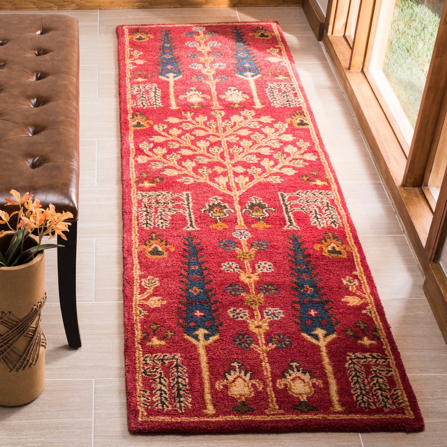 SAFAVIEH Handmade Heritage Picture Block Floral Traditional Oriental Wool Rug