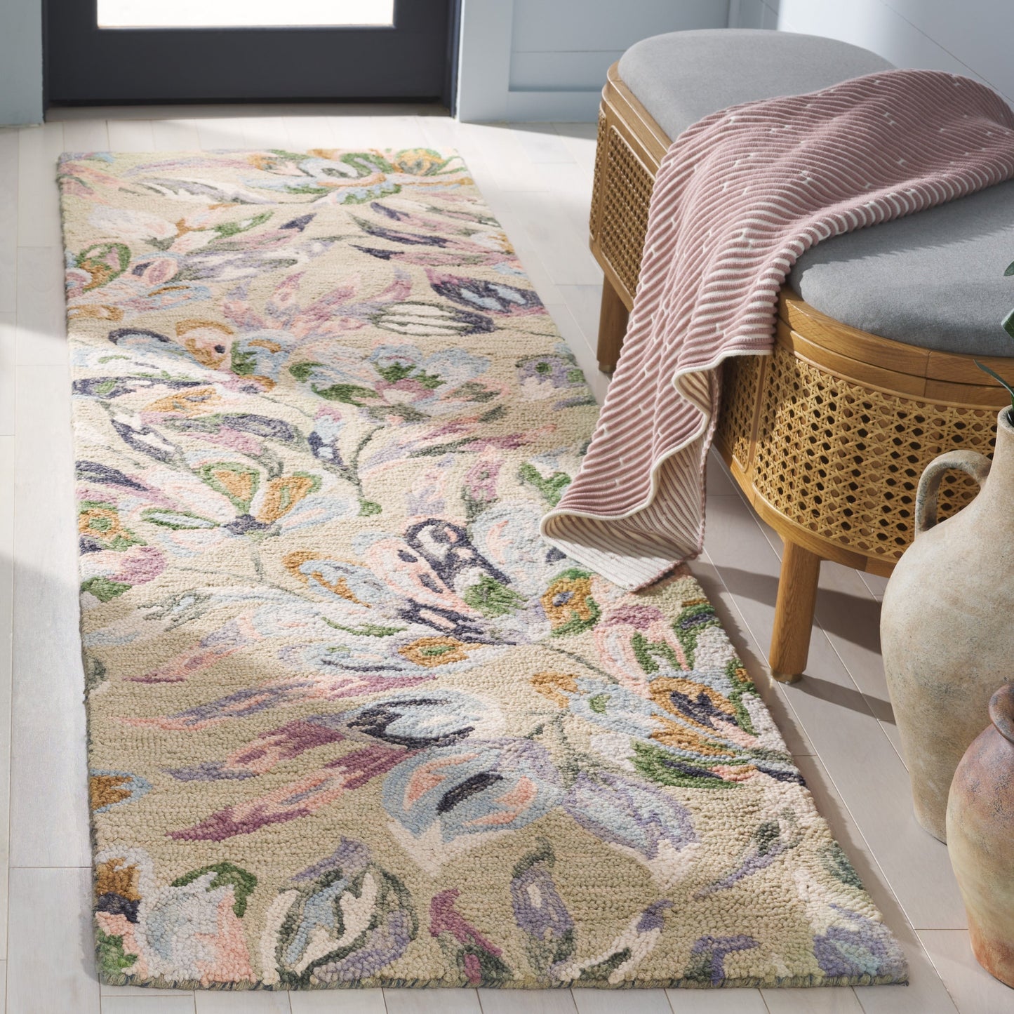 SAFAVIEH Handmade Jardin Evamarie Floral Wool Rug