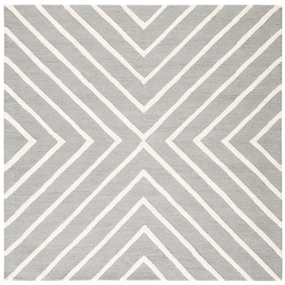 SAFAVIEH Handmade Kids Brionna Wool Rug