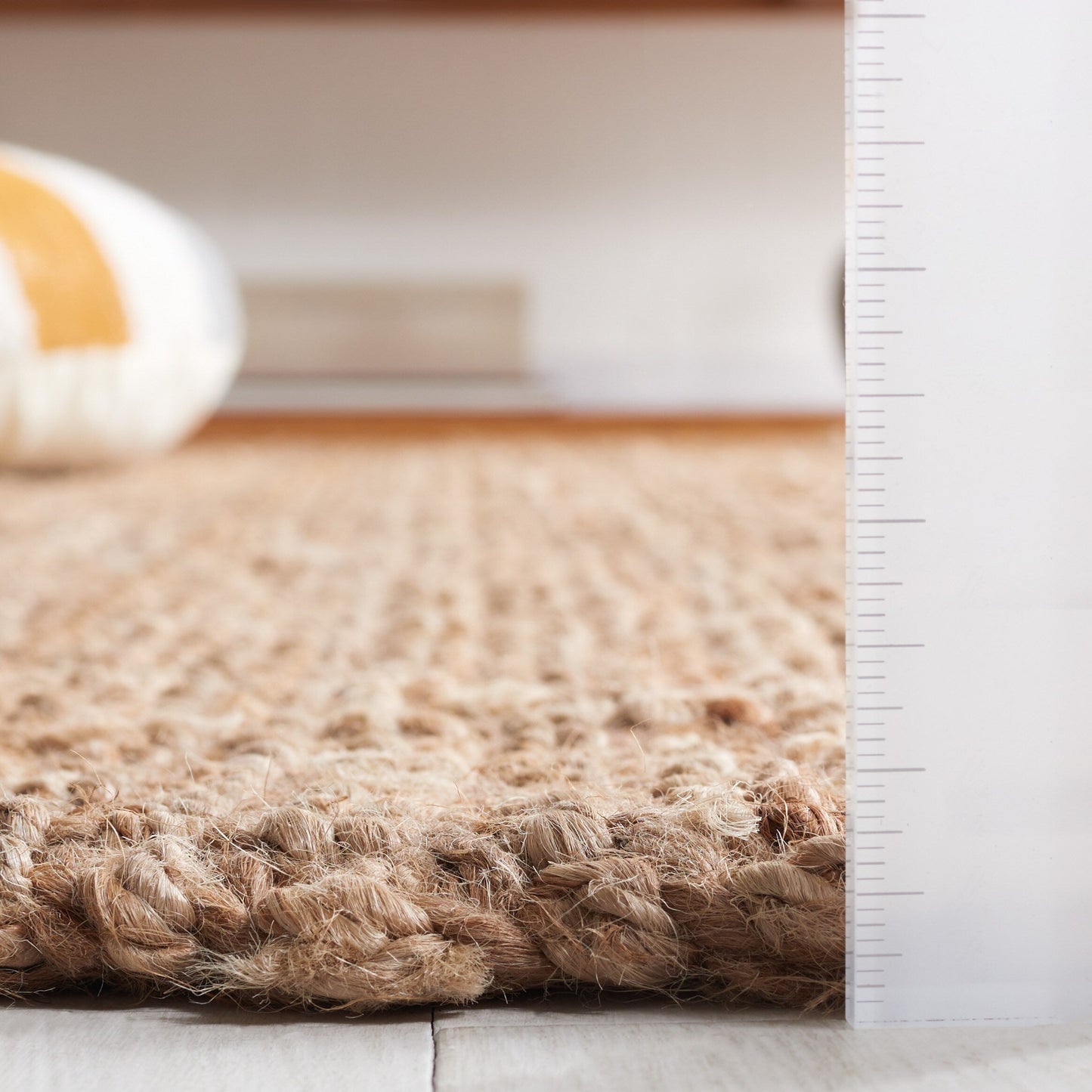 SAFAVIEH Handmade Natural Fiber Myla Jute Rug