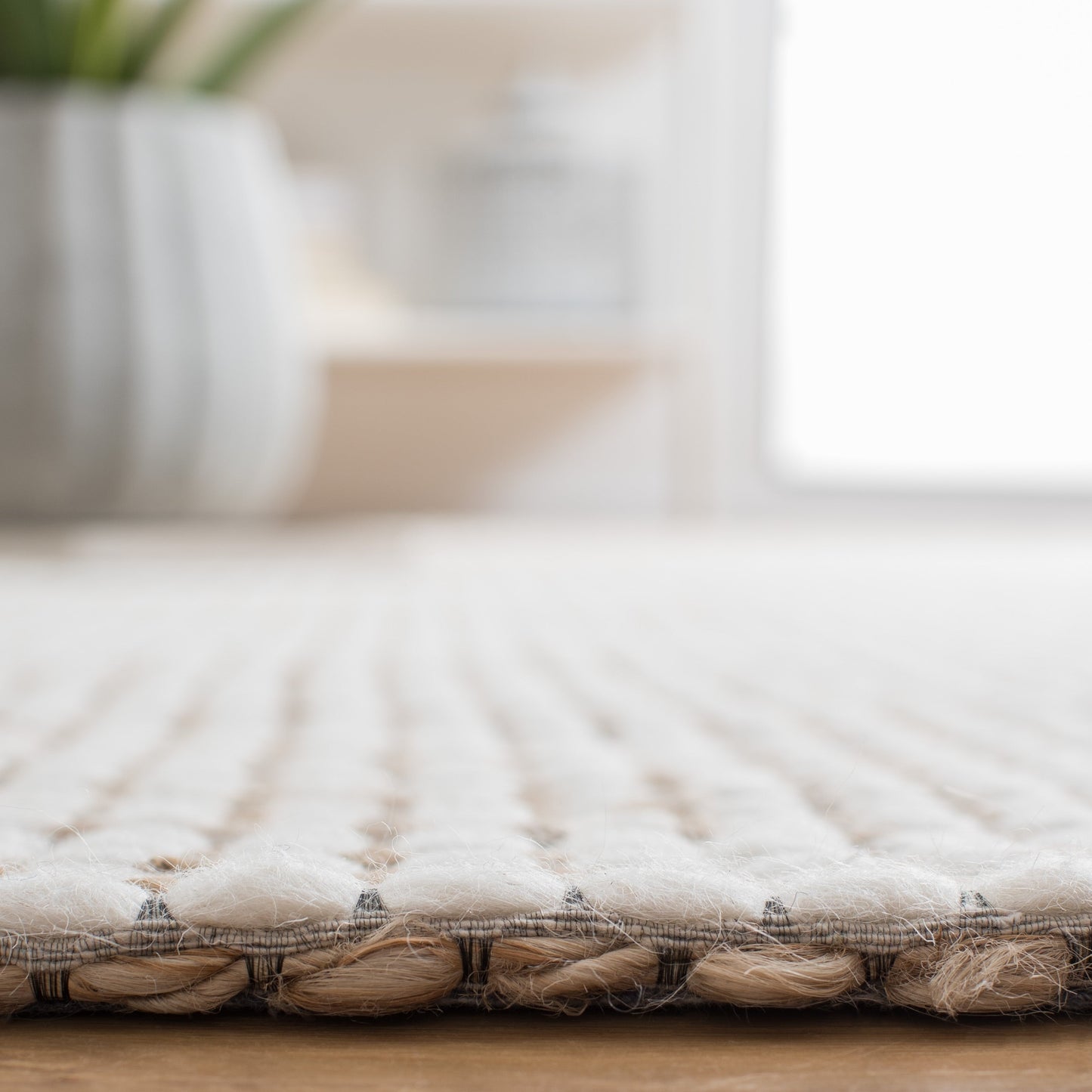SAFAVIEH Handmade Natural Fiber Yareli Jute & Wool Rug..