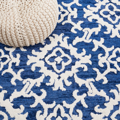 SAFAVIEH, Handmade Blossom Vesela Modern Floral Wool Rug
