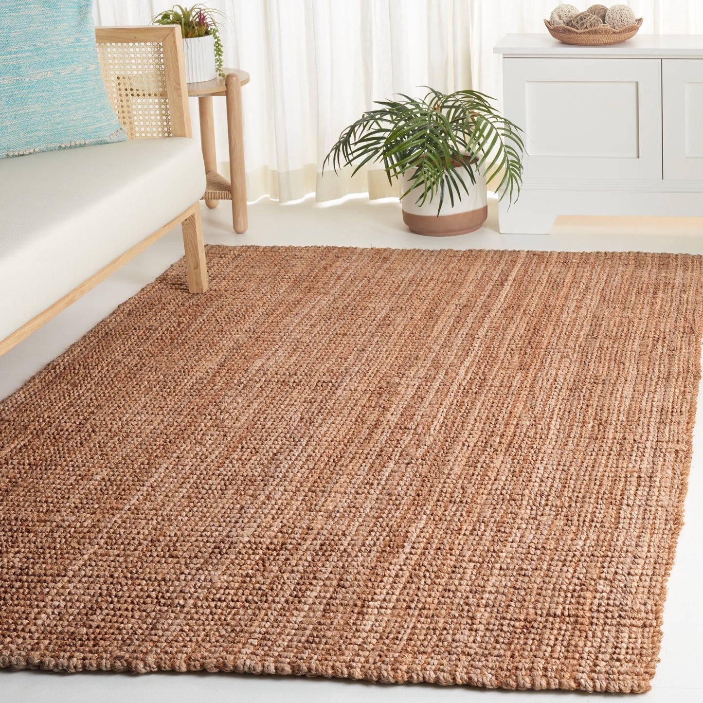 SAFAVIEH, Handmade Natural Fiber Rihanna Casual Jute Rug