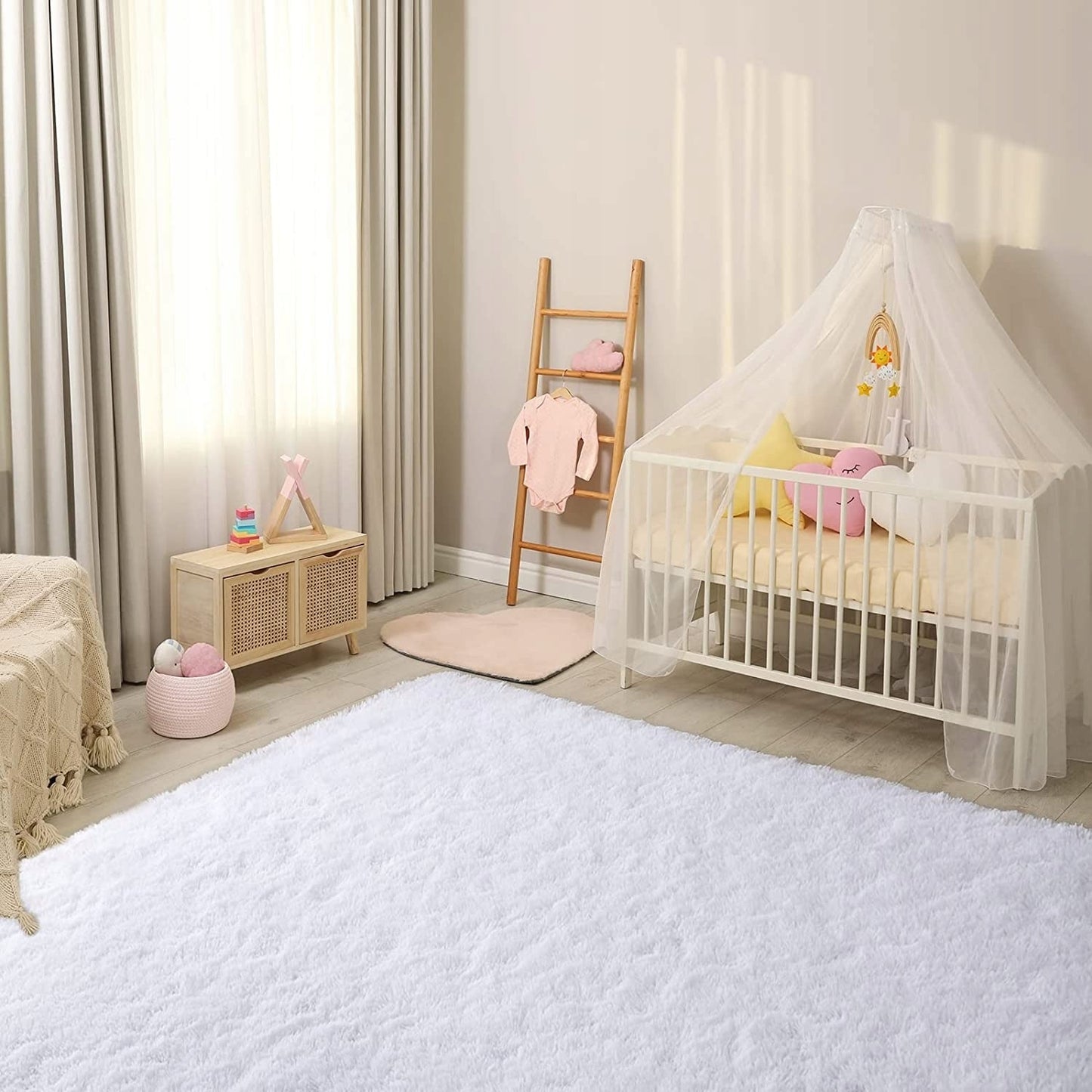 Soft Indoor Area Rug Modern Fluffy Home Carpet - 4' x 5.3'