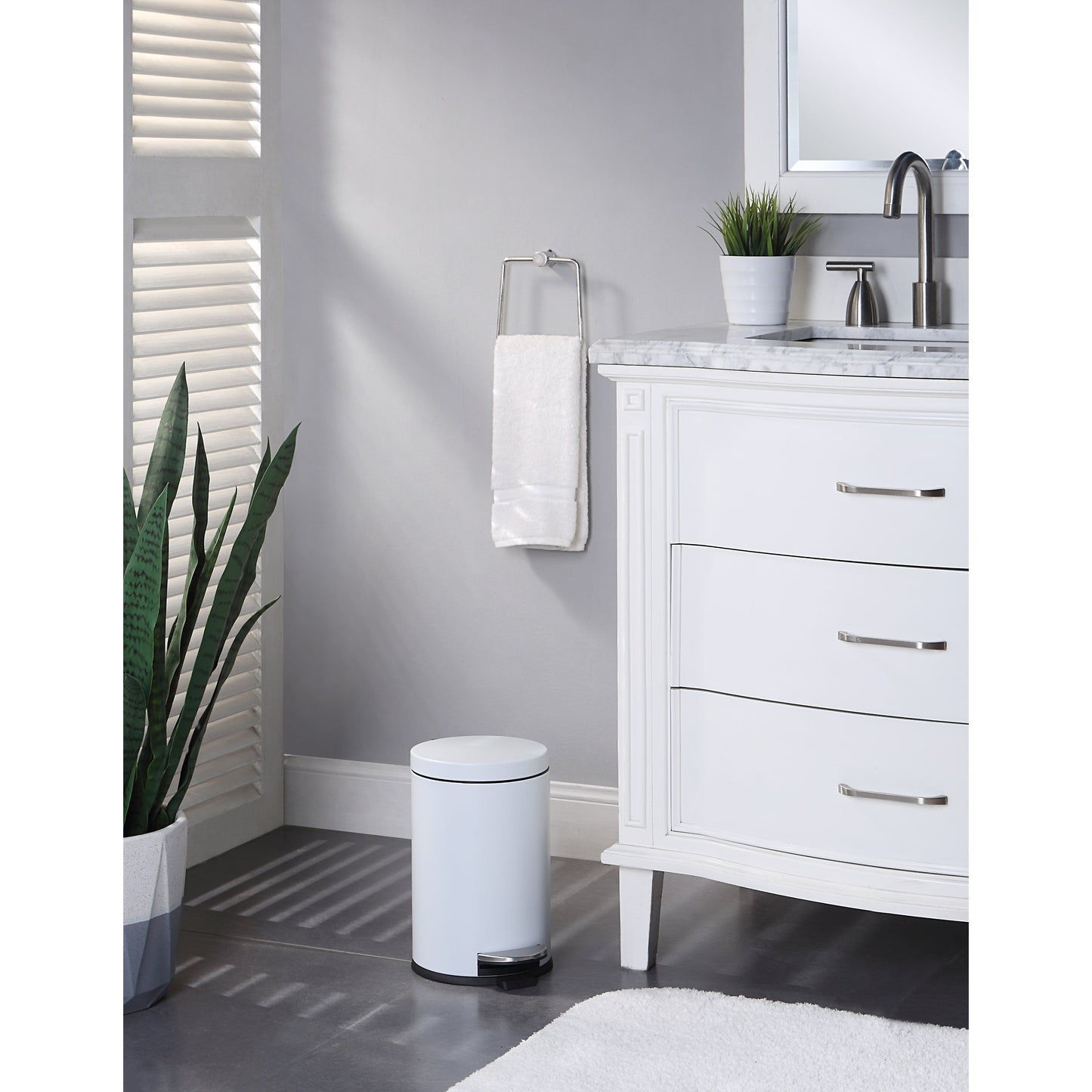 SunnyPoint 4.5 Liter / 1.2 Gallon Round Trash Can with Plastic Inner Bucket; Bathroom, Office and Bedroom Step On and Slow Close