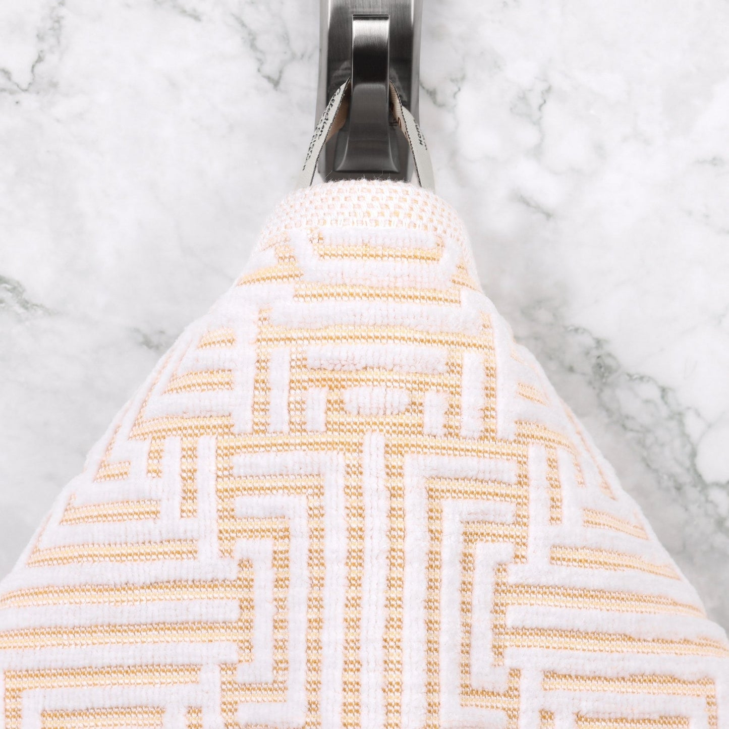 Superior Jasper Cotton Modern Jacquard Soft 3 Piece Bathroom Towel Set