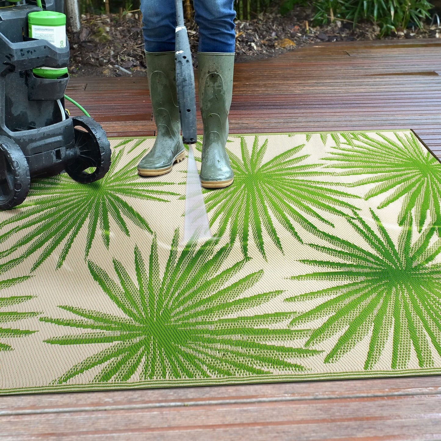 World Rug Gallery Floral Tropical Reversible Recycled Plastic Outdoor Rugs